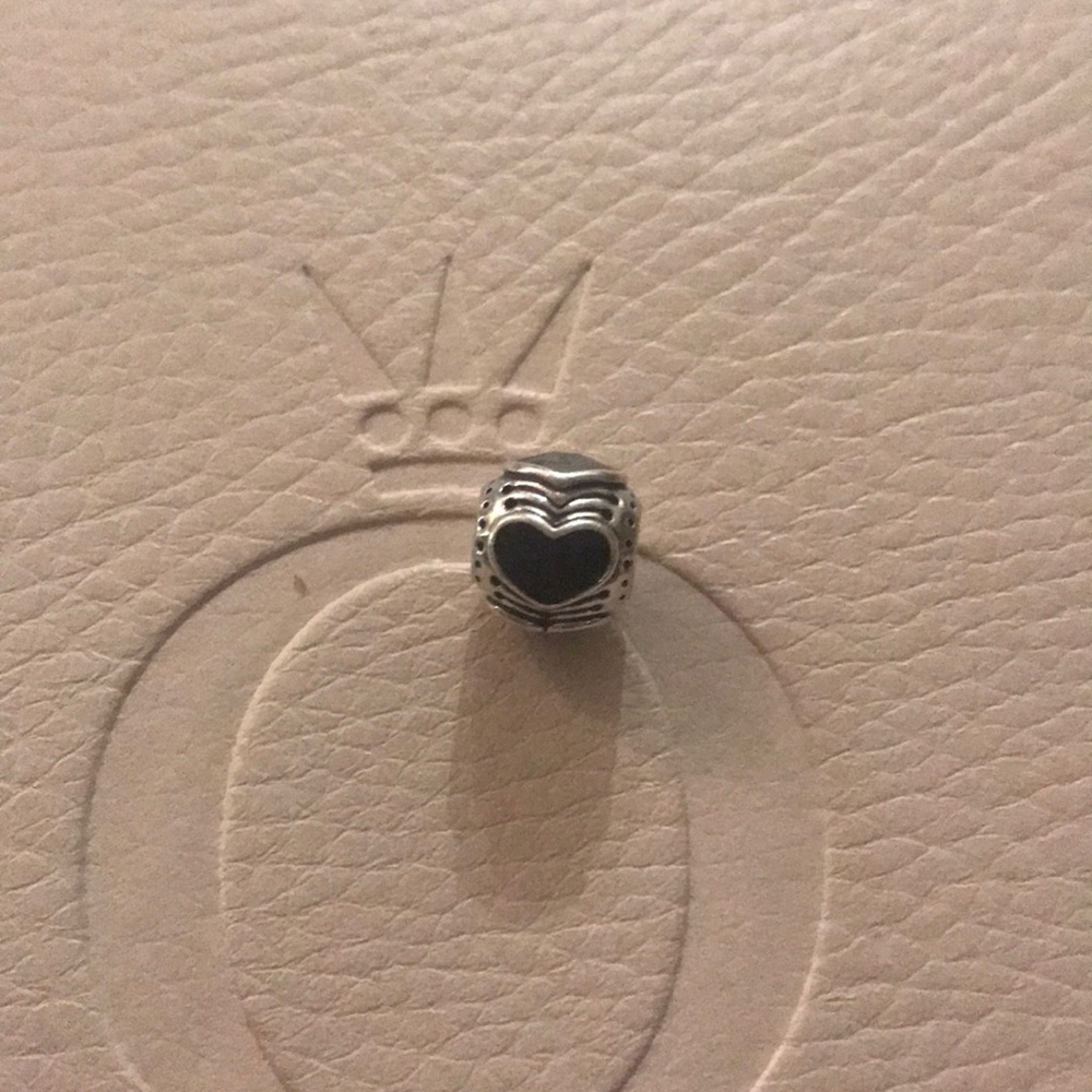 LIMITED EDITION Pandora 2011 Holiday Charm